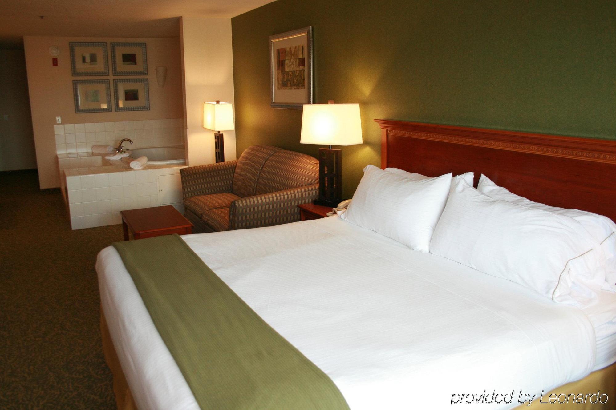 Hotel Express & By Ihg